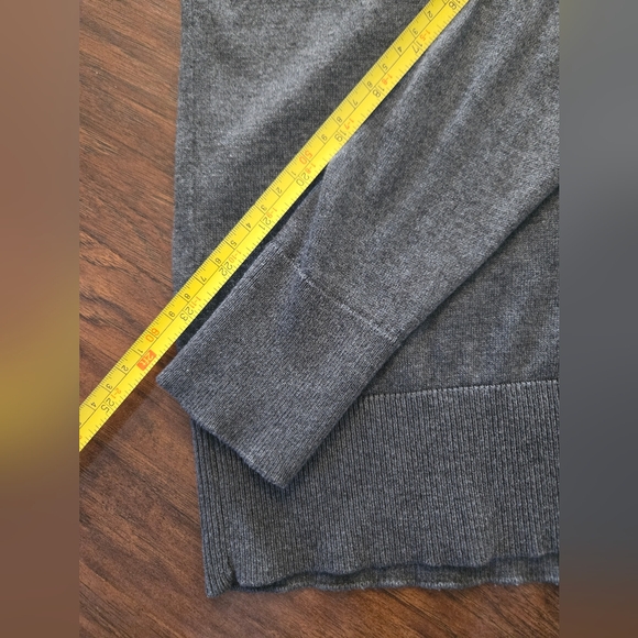 Banana Republic Silk Cashmere Charcoal V Neck Sweater XS - Picture 7 of 8